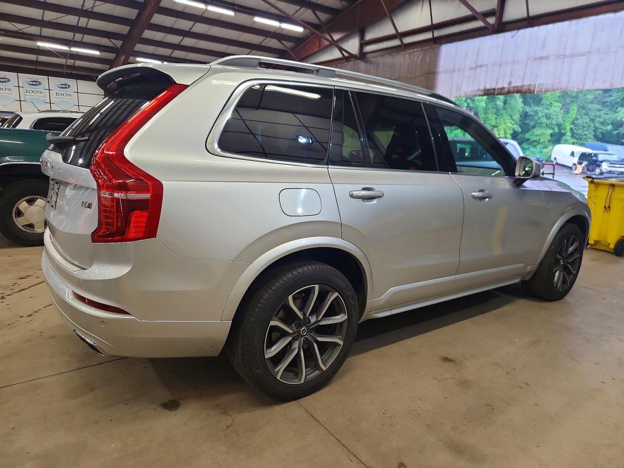 Volvo XC90 T6