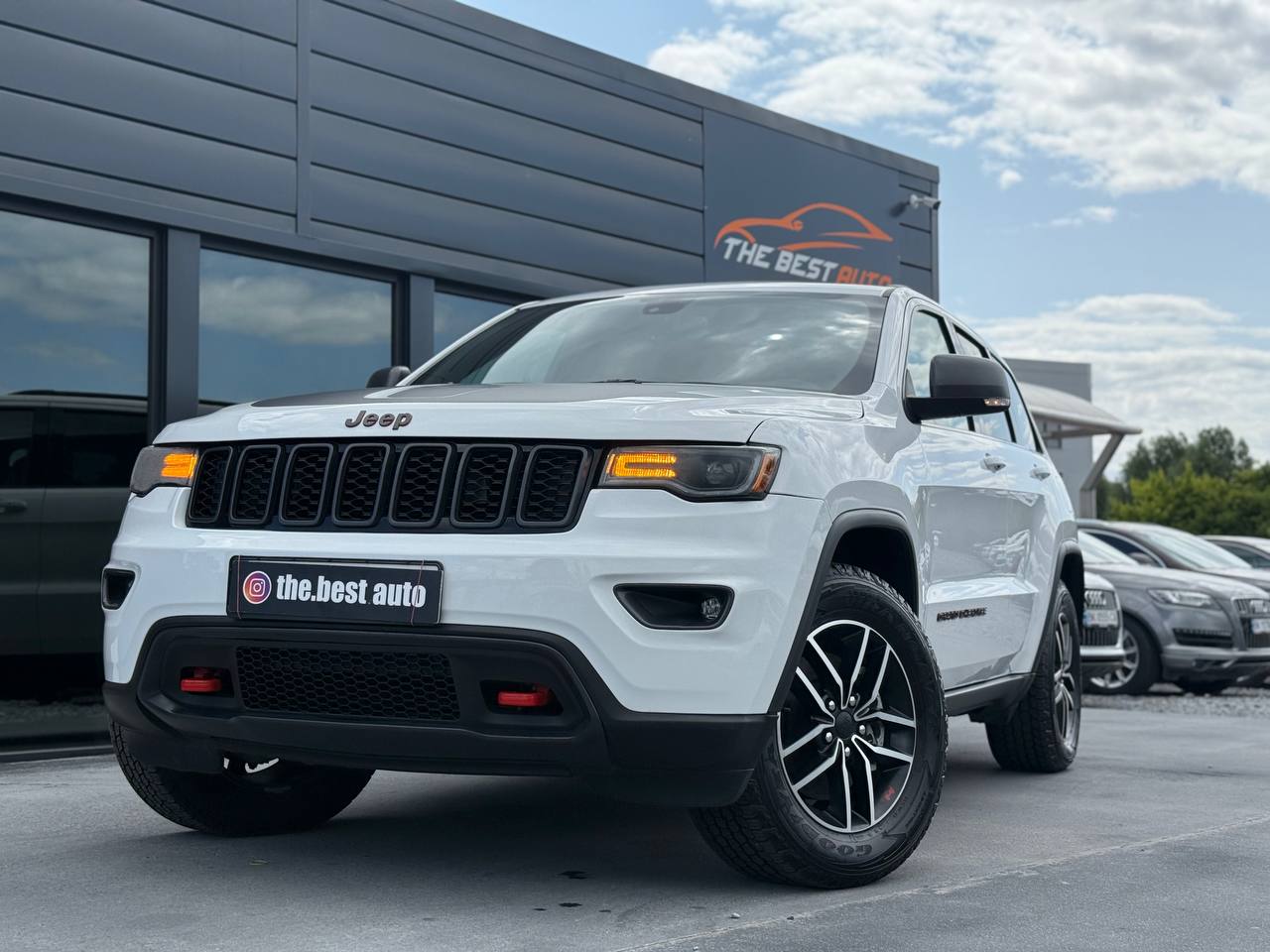 Джип GRAND CHEROKEE TRAILHAWK