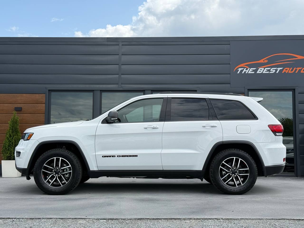 Джип GRAND CHEROKEE TRAILHAWK