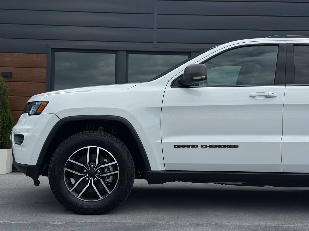 Джип GRAND CHEROKEE TRAILHAWK