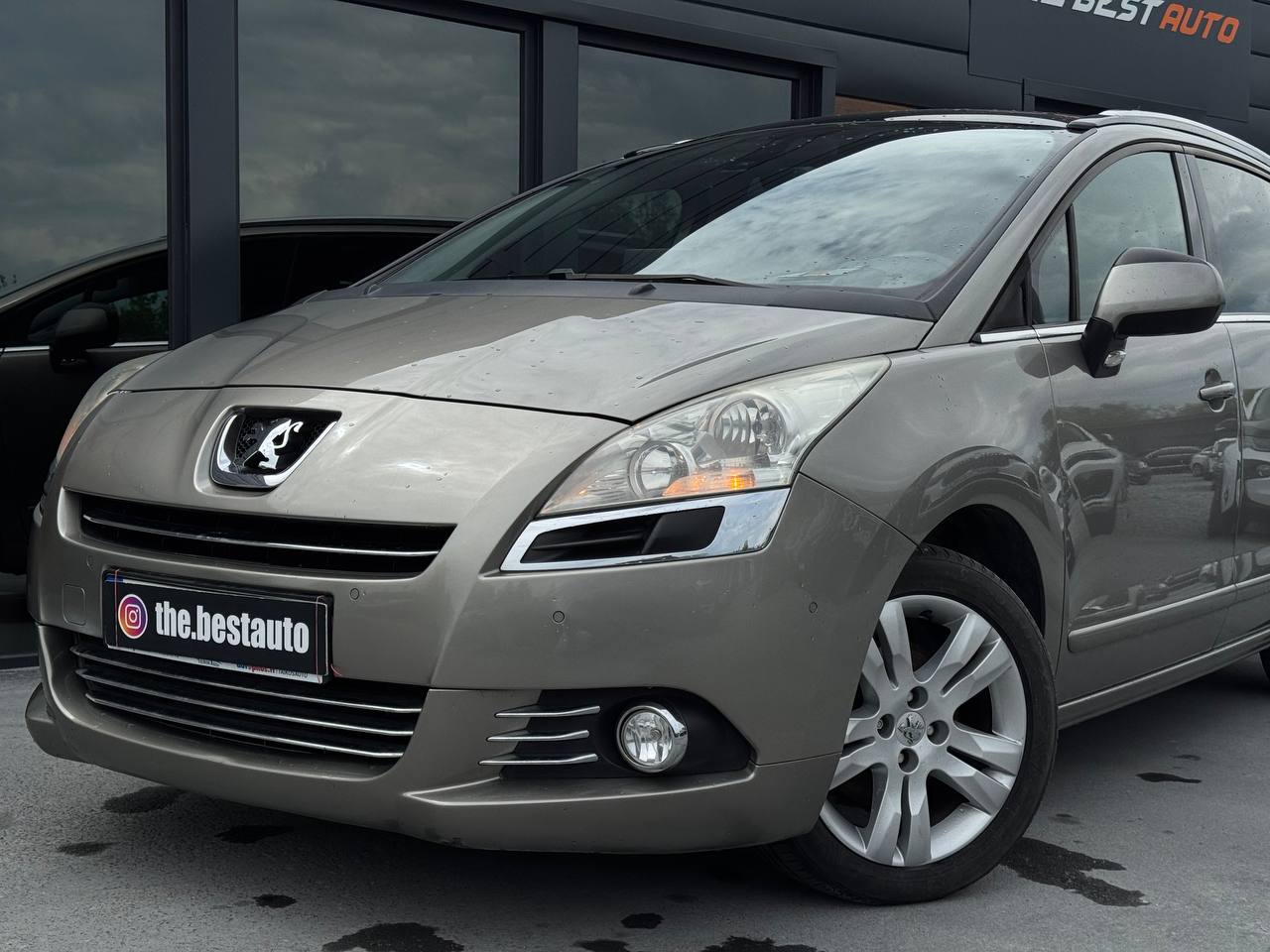 Peugeot 5008