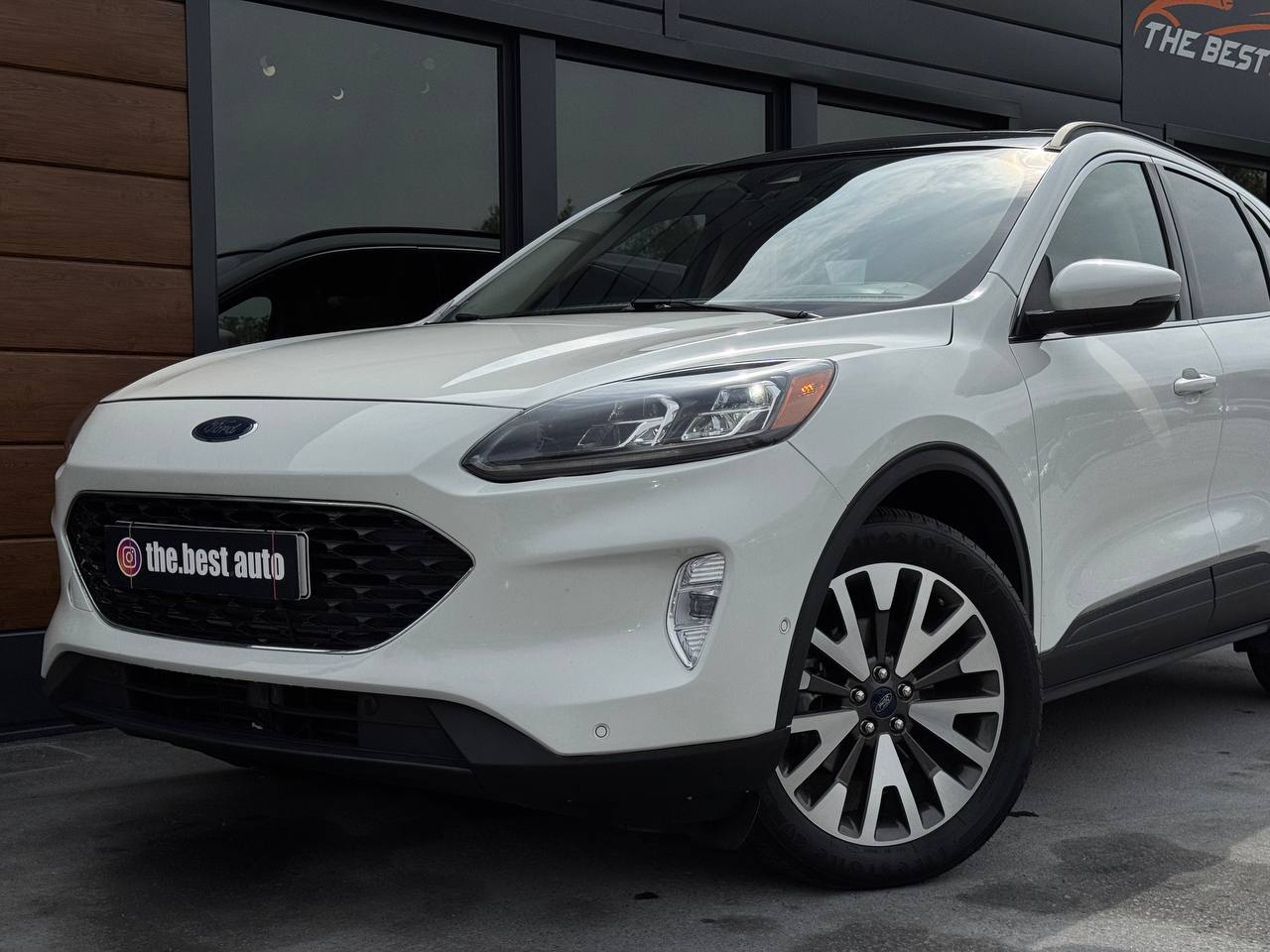 Ford ESCAPE TITANIUM