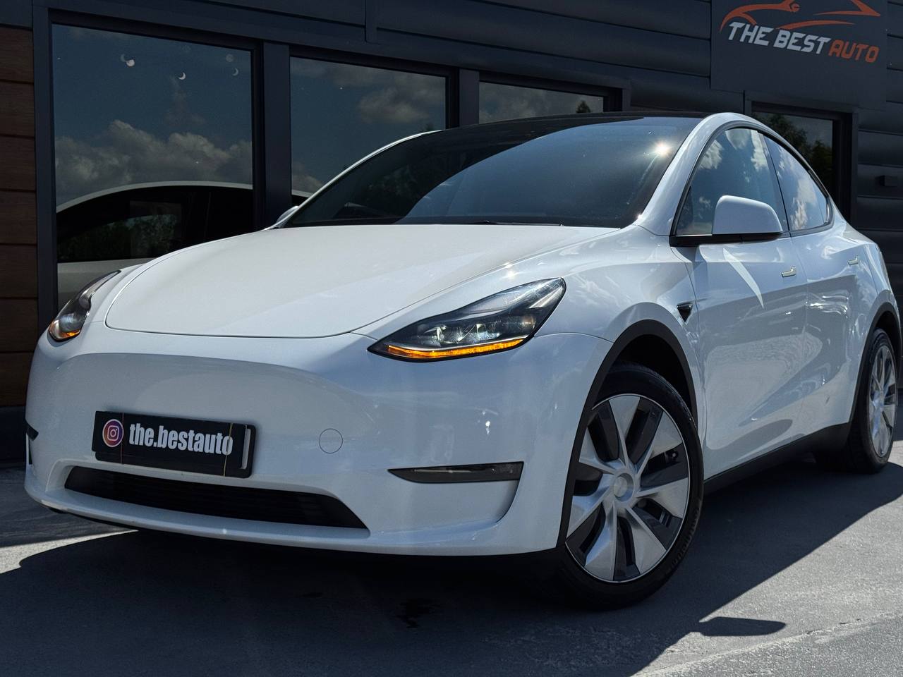 Tesla MODEL Y