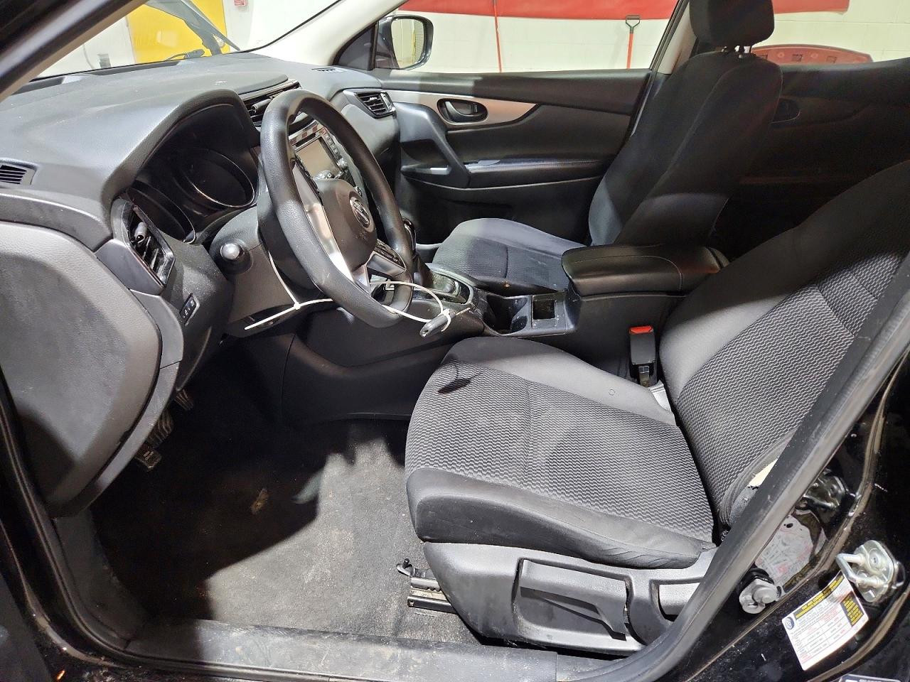 Nissan ROGUE SPORT S