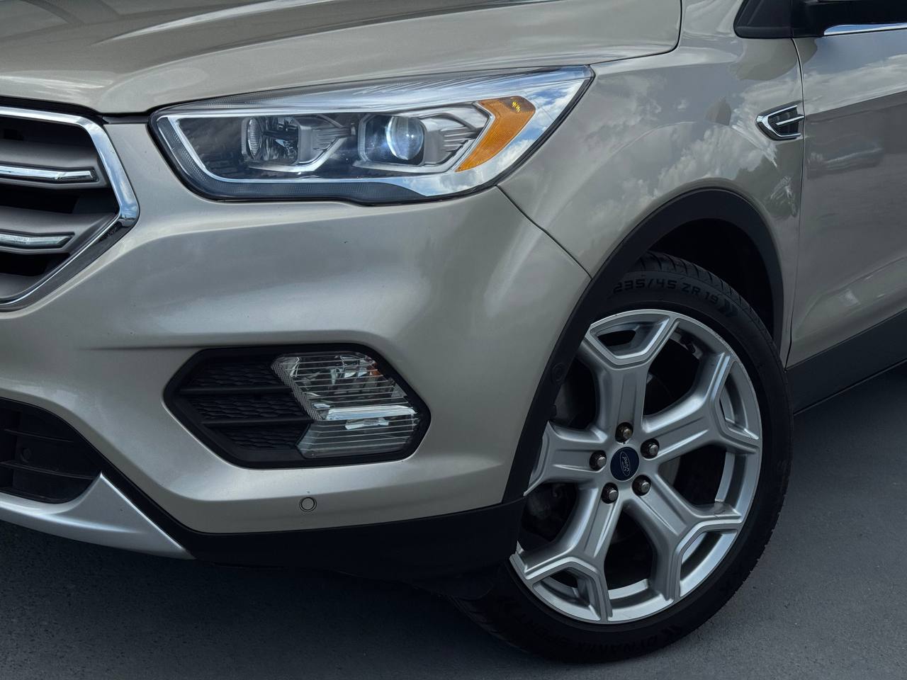 Ford ESCAPE