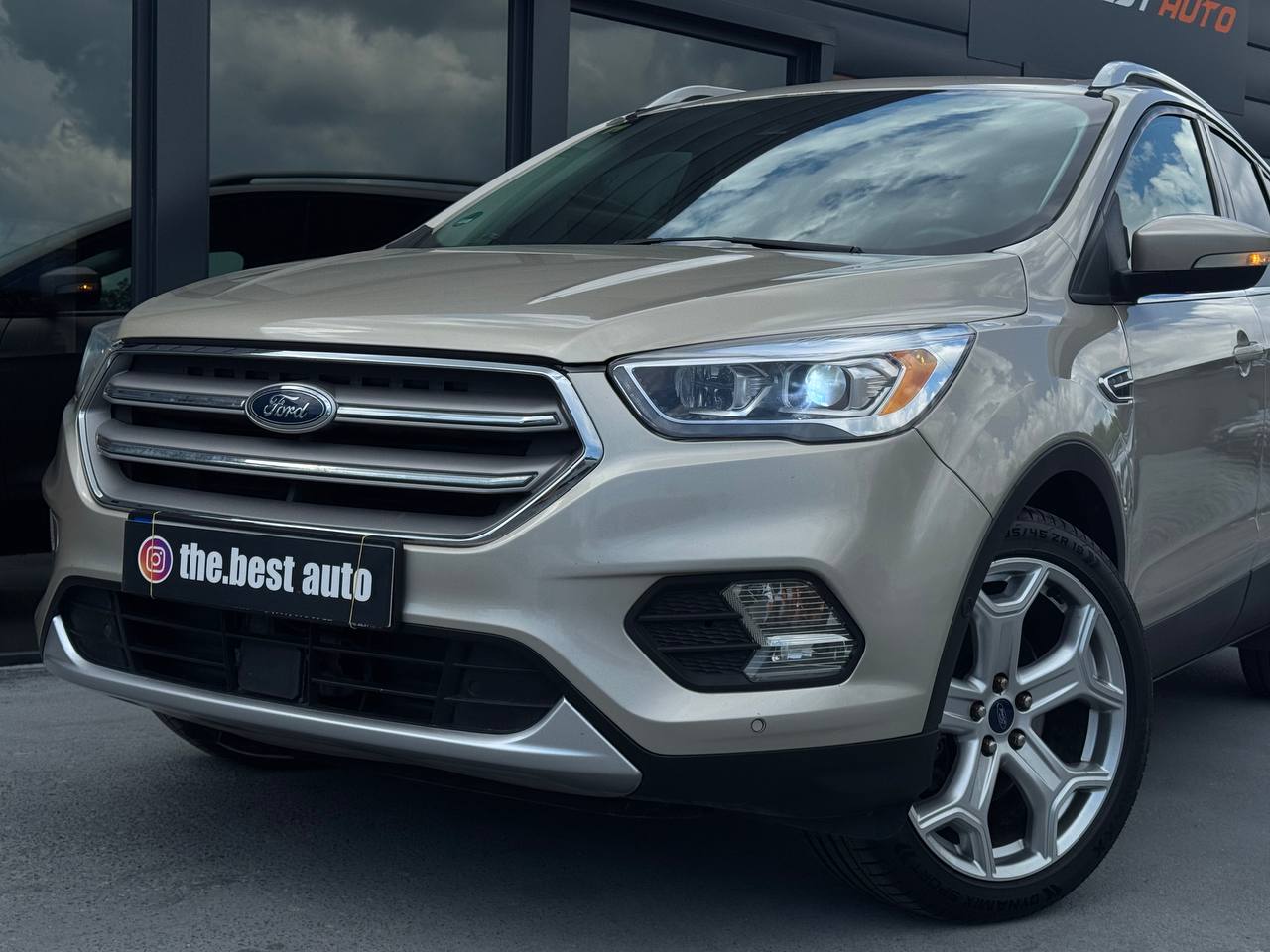 Ford ESCAPE