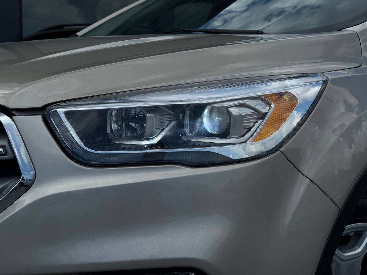 Ford ESCAPE