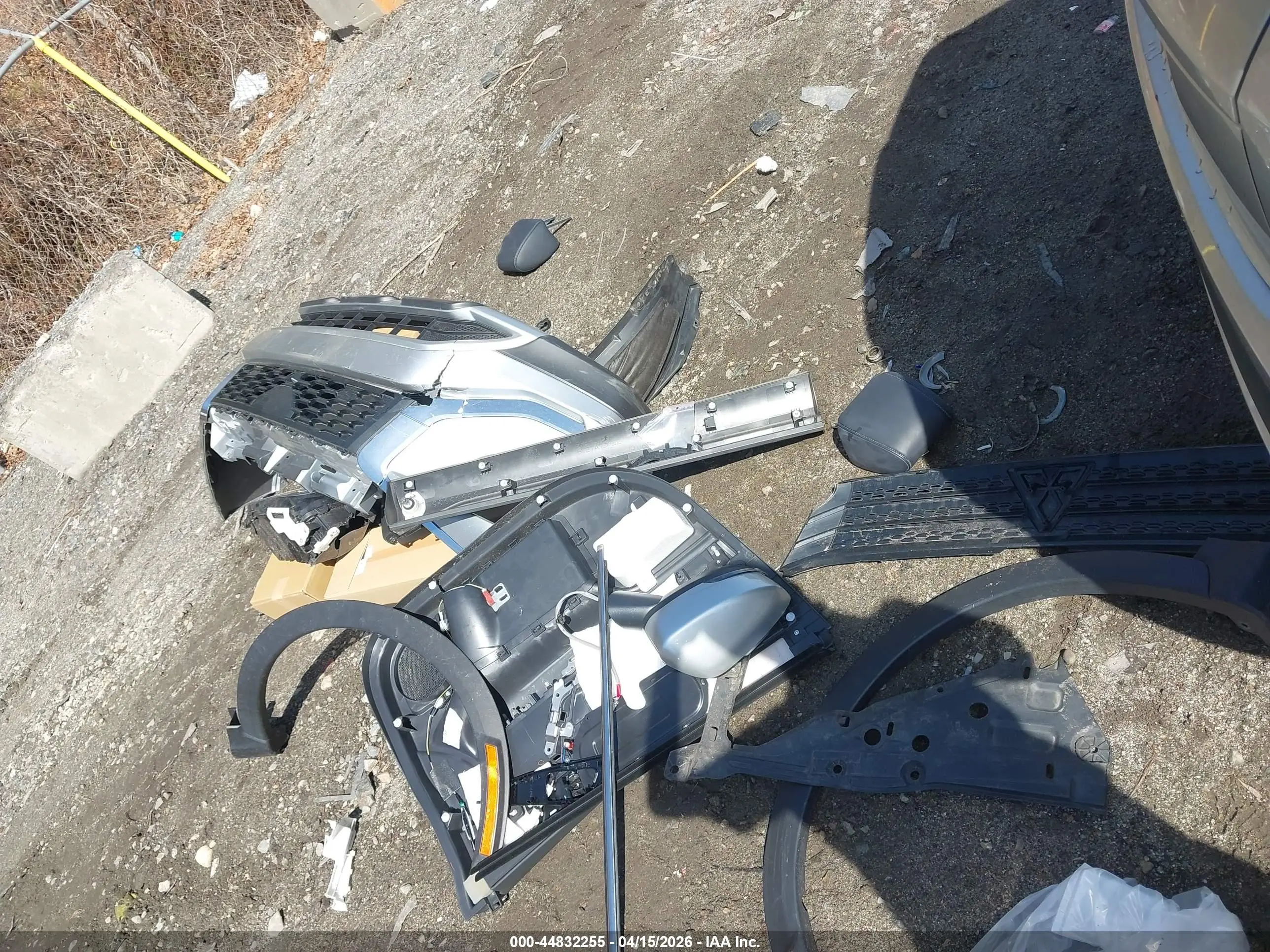 JA4ATWAA1NZ000382-12.webp
