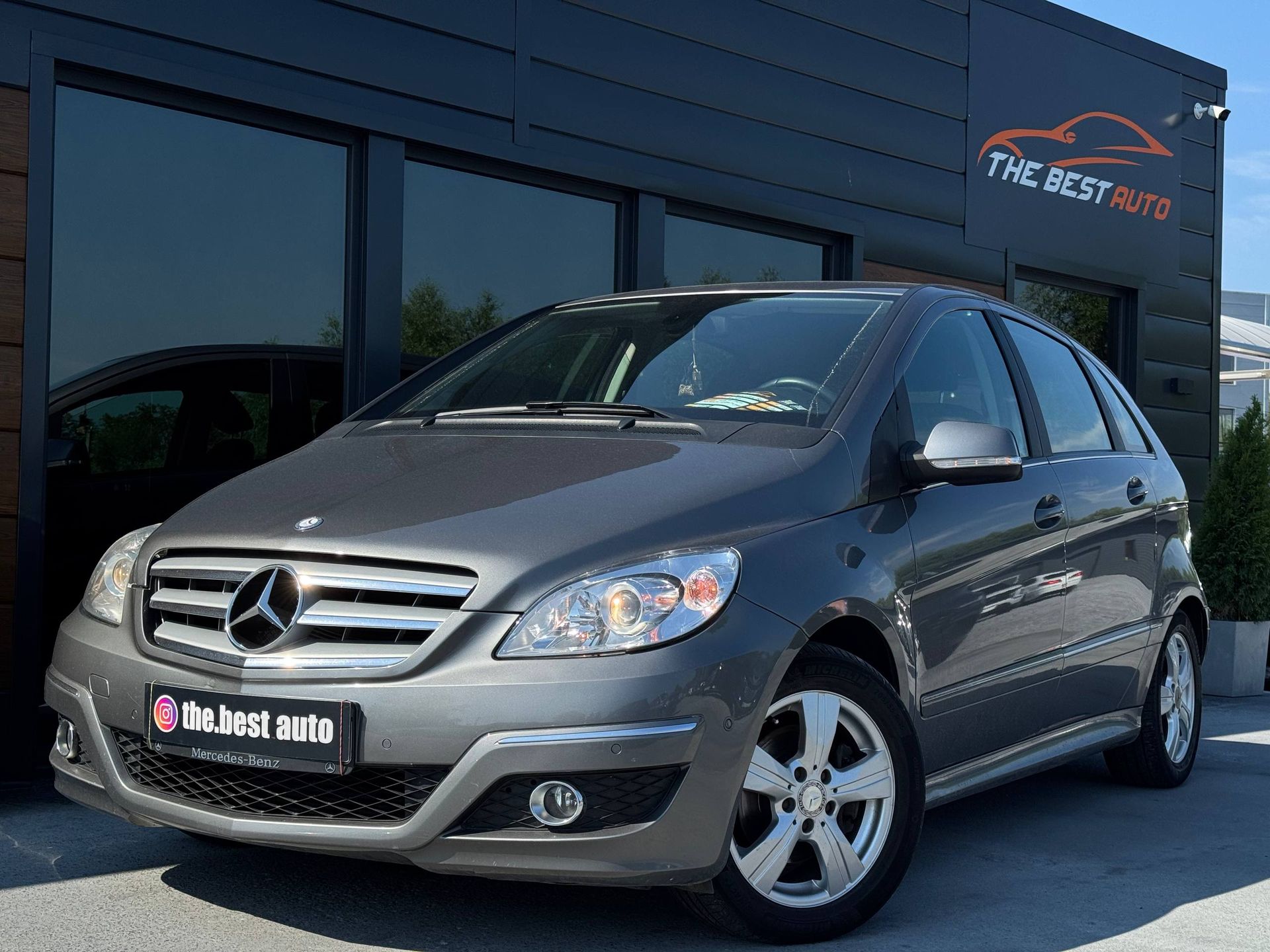 Mercedes-Benz B 200
