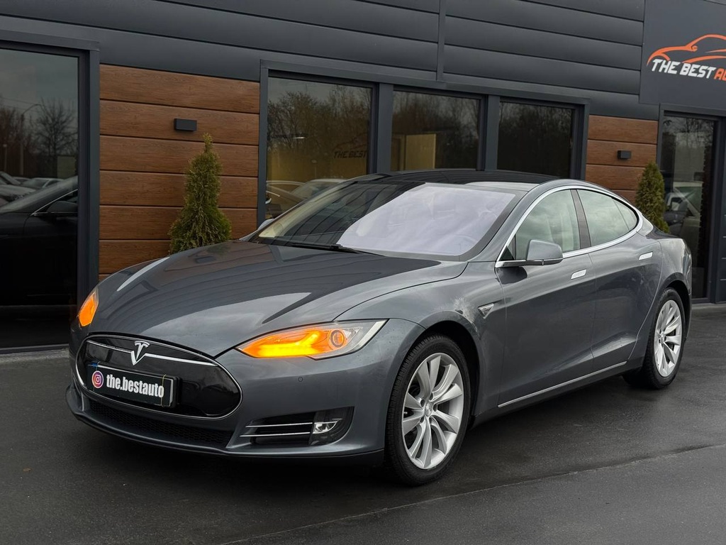 Tesla MODEL S