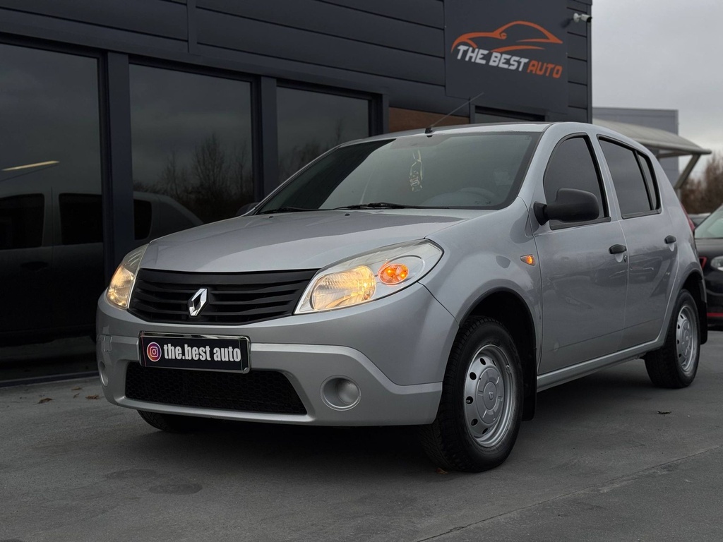 Renault SANDERO
