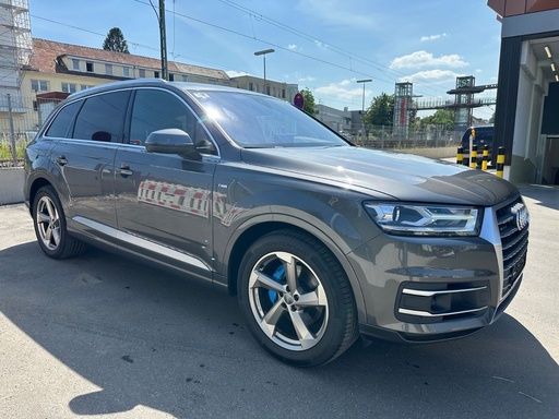 Audi Q7 S-LINE