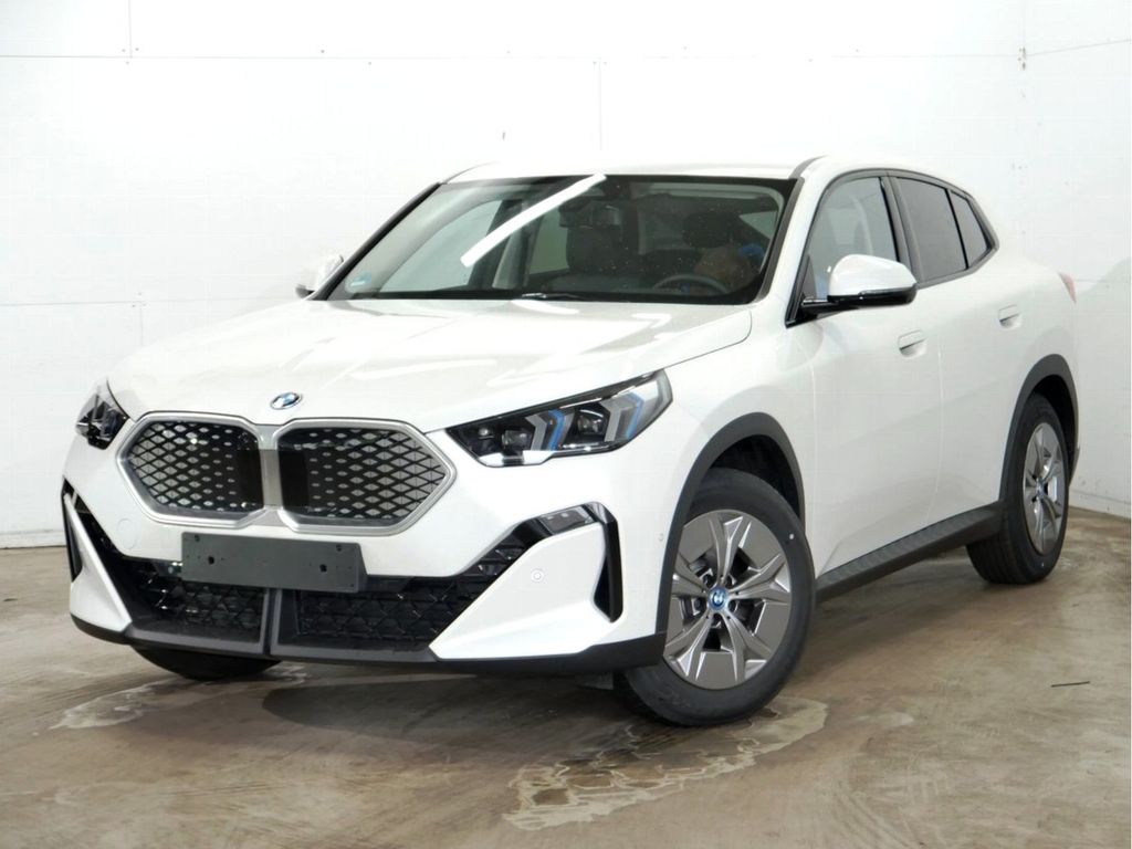 BMW IX2 30